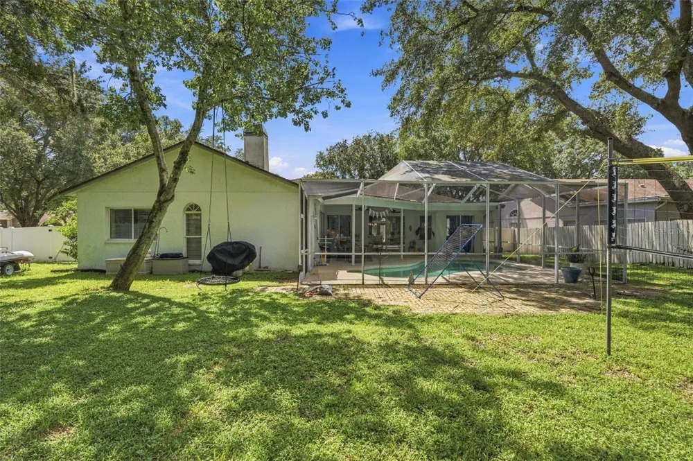 9316 KNIGHTSBRIDGE COURT Tampa, FL 33647