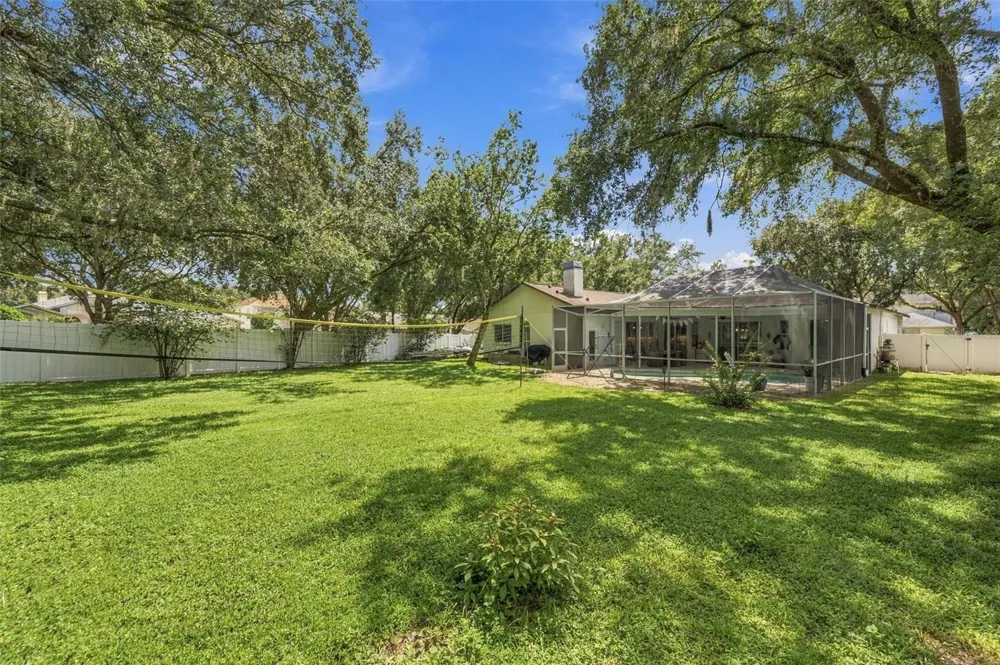 9316 KNIGHTSBRIDGE COURT Tampa, FL 33647