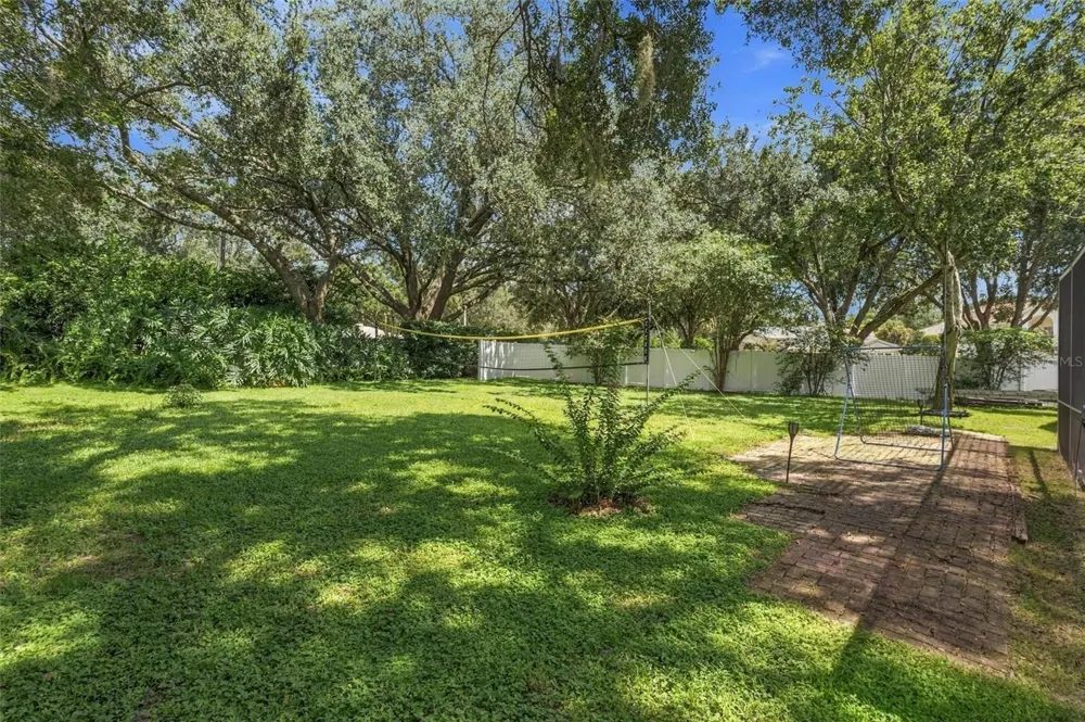 9316 KNIGHTSBRIDGE COURT Tampa, FL 33647