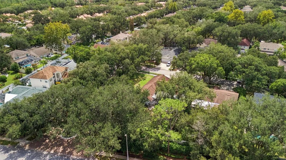 9316 KNIGHTSBRIDGE COURT Tampa, FL 33647