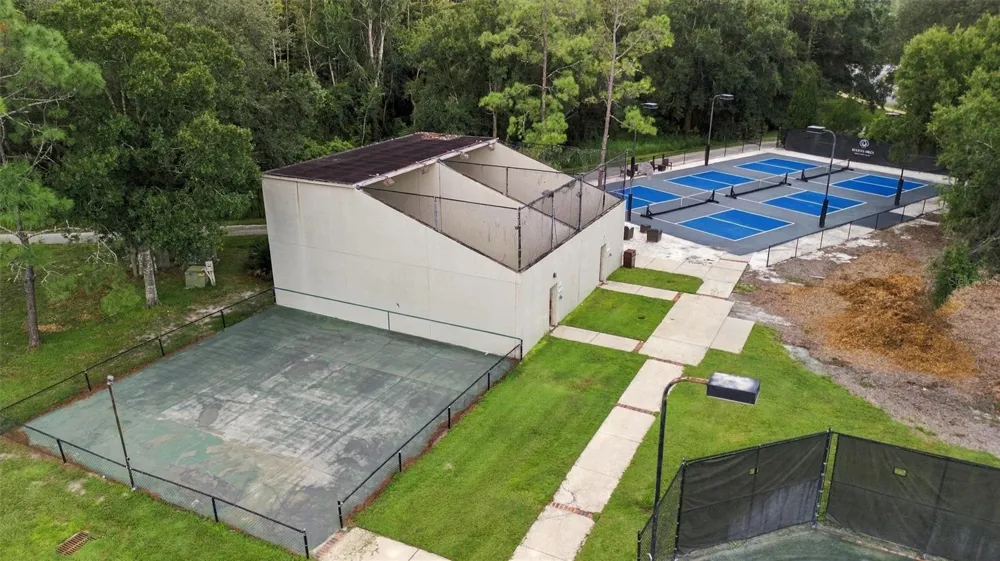 9316 KNIGHTSBRIDGE COURT Tampa, FL 33647