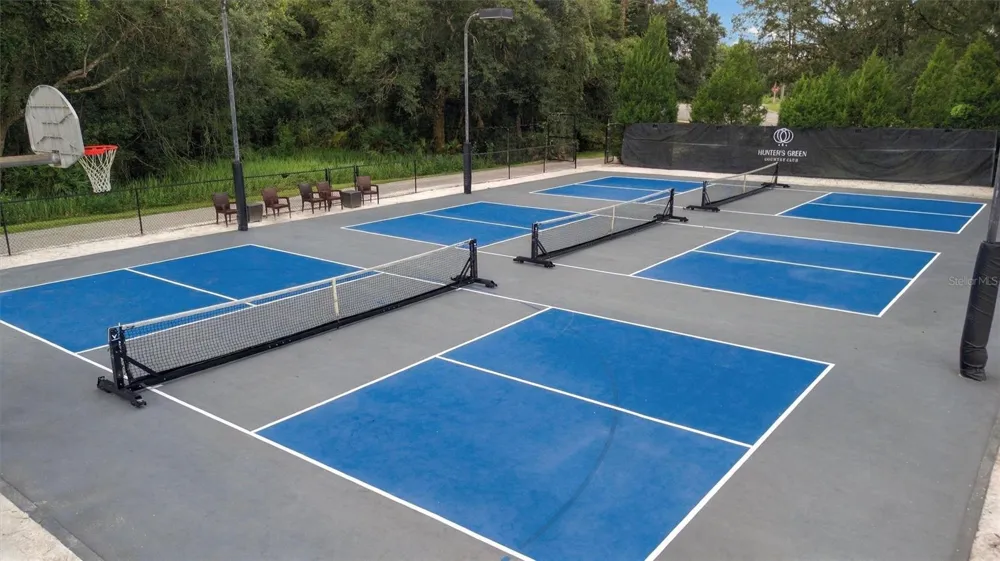 9316 KNIGHTSBRIDGE COURT Tampa, FL 33647