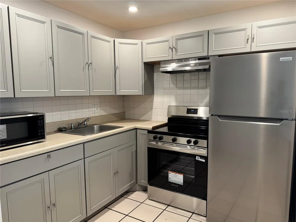 2501 HARN BOULEVARD #H20 Clearwater, FL 33764