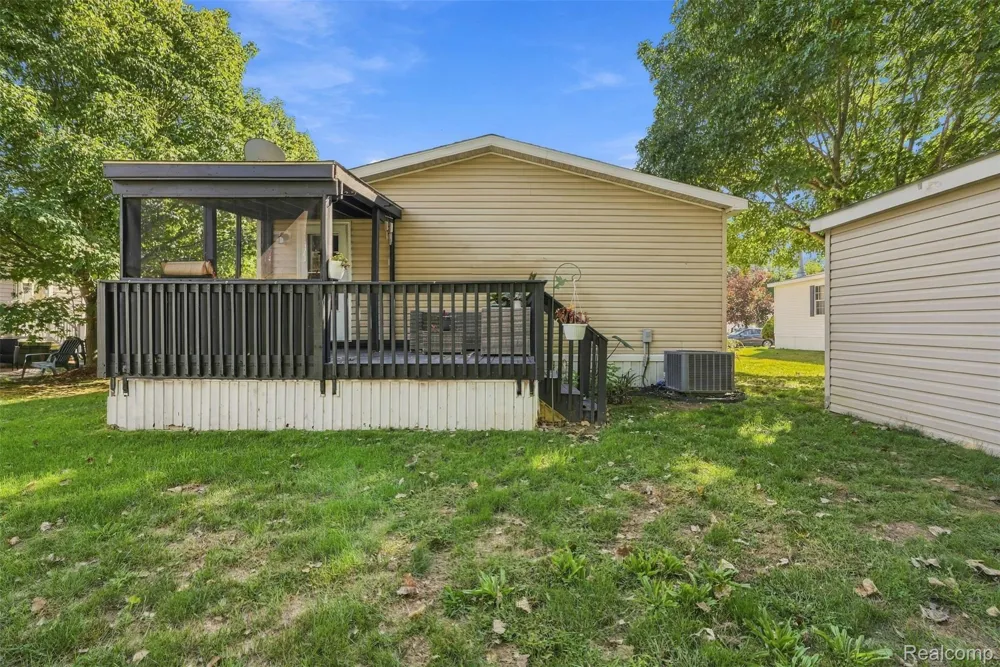 28034 Charlemagne Romulus City, MI 48174
