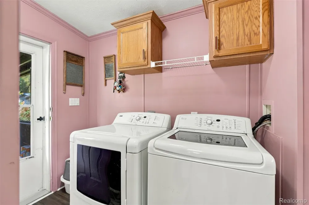 28034 Charlemagne Romulus City, MI 48174