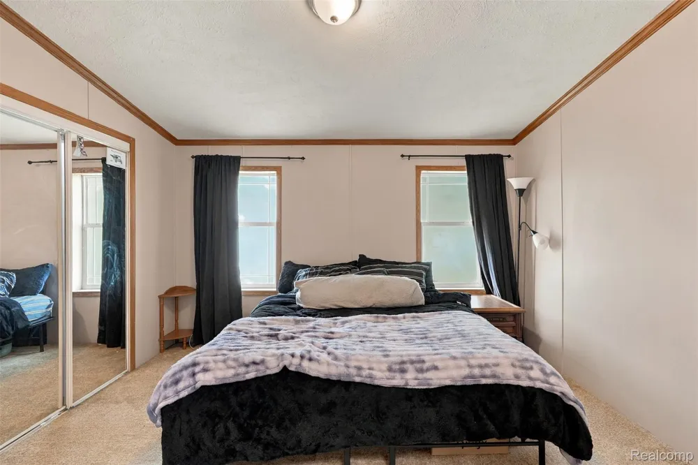 28034 Charlemagne Romulus City, MI 48174