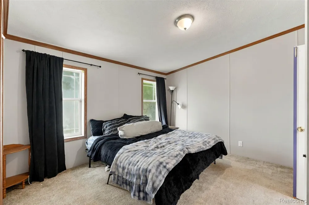 28034 Charlemagne Romulus City, MI 48174