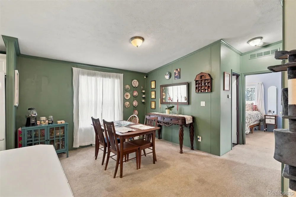 28034 Charlemagne Romulus City, MI 48174