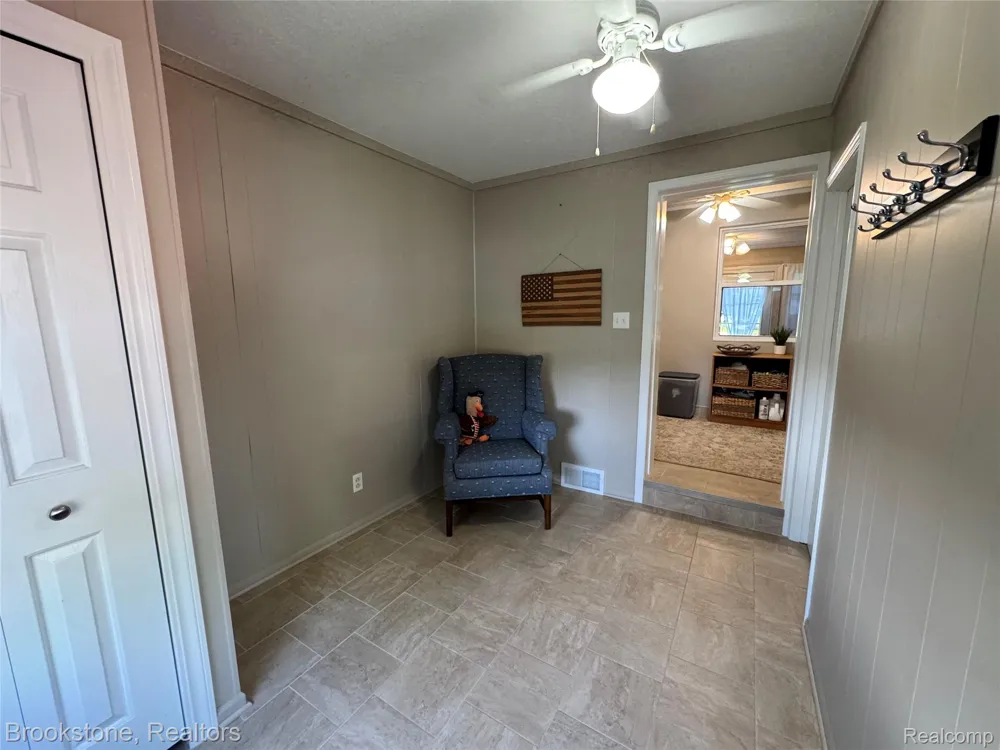 5763 Graves Street Waterford Charter Township, MI 48327