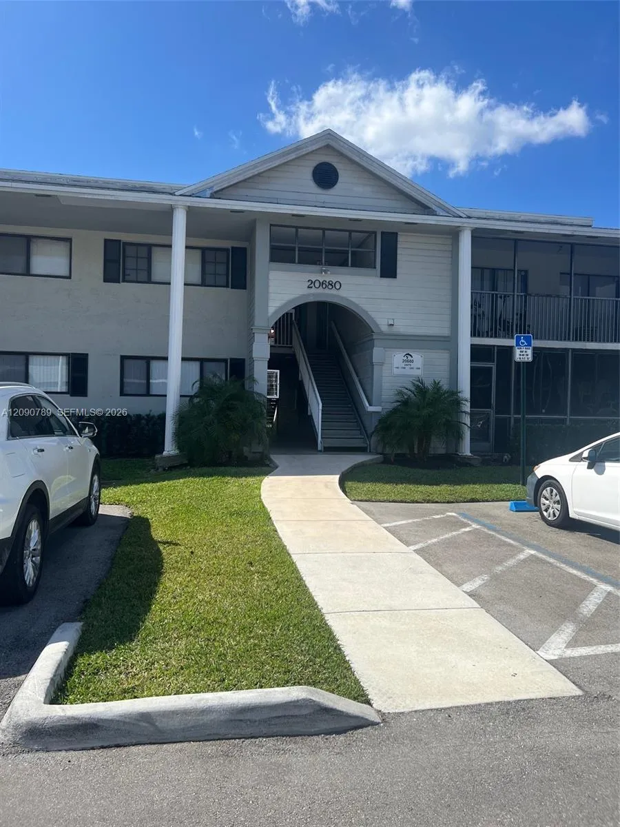 20680 NE 4th Ct #206 Miami, FL 33179