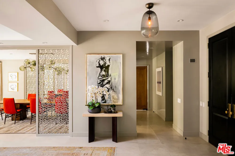 9910 Tower Lane Los Angeles, CA 90210