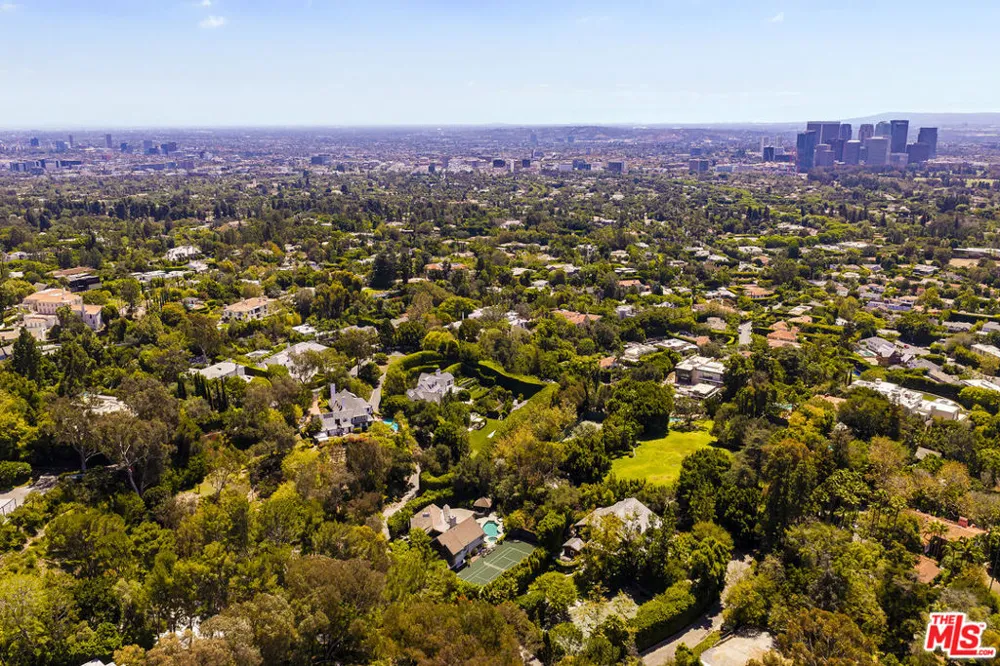 9910 Tower Lane Los Angeles, CA 90210