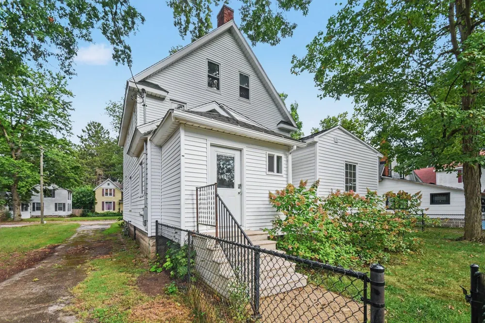 113 Hamilton Street Dowagiac City, MI 49047