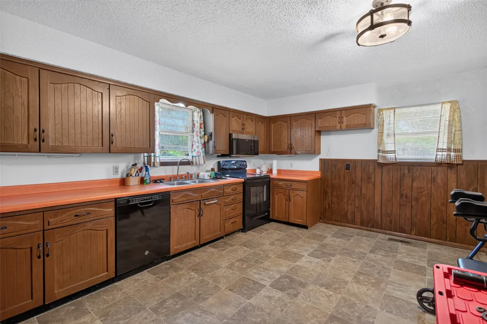 4088 S 4356 Pryor, OK 74361