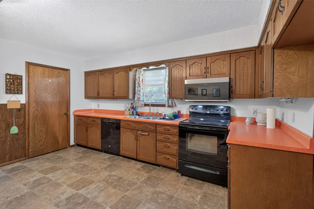 4088 S 4356 Pryor, OK 74361