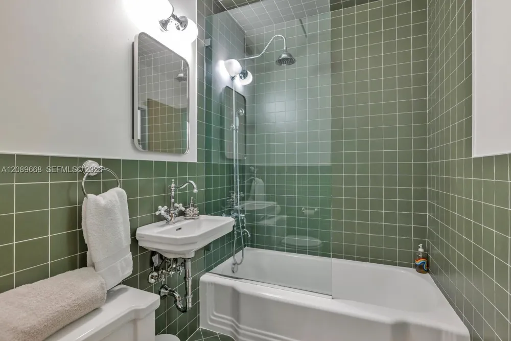 4450 SW 62nd Ct Miami, FL 33155