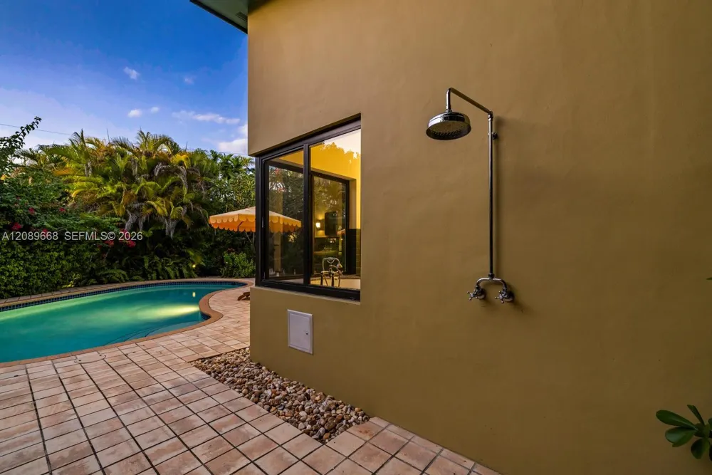 4450 SW 62nd Ct Miami, FL 33155