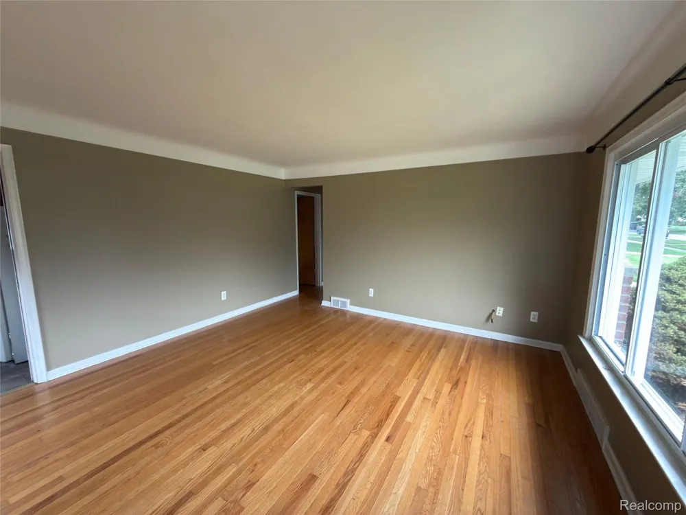 437 W Sunnybrook Drive Royal Oak City, MI 48073