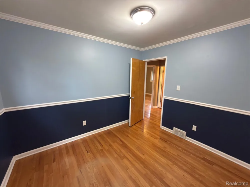 437 W Sunnybrook Drive Royal Oak City, MI 48073