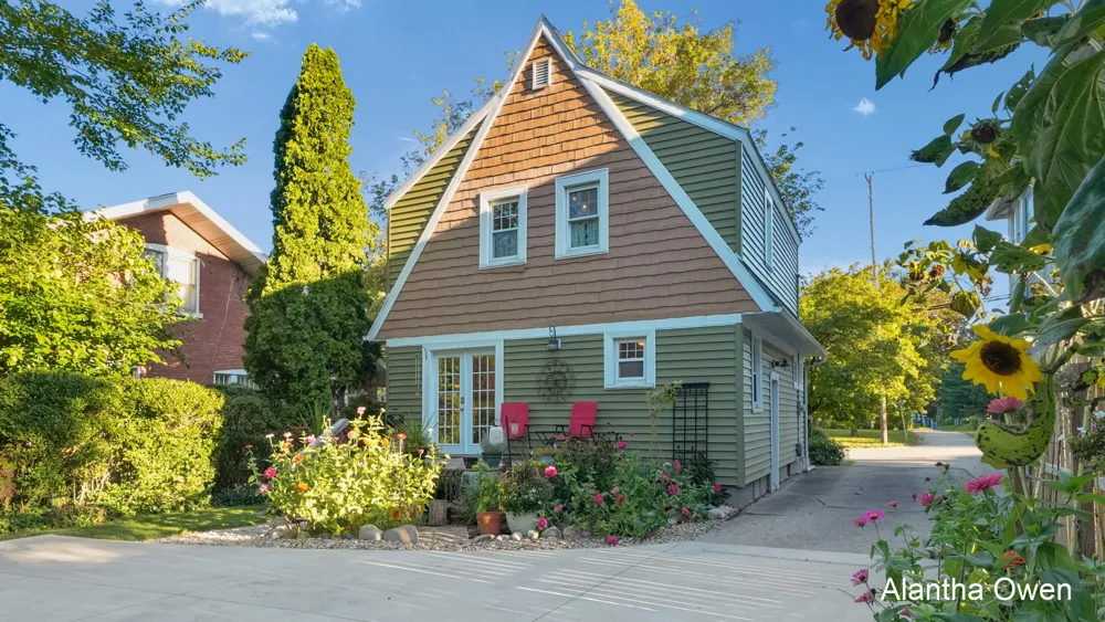 2205 W Main Street Kalamazoo Charter Township, MI 49006