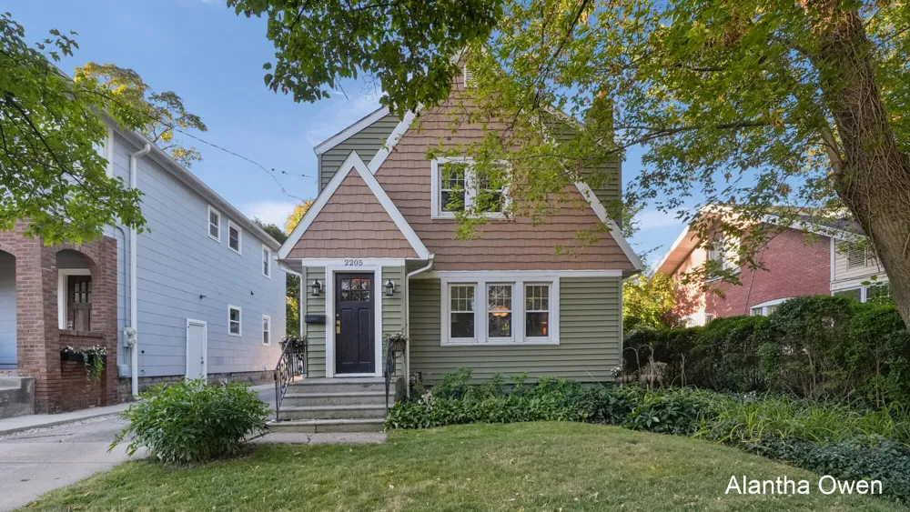 2205 W Main Street Kalamazoo Charter Township, MI 49006