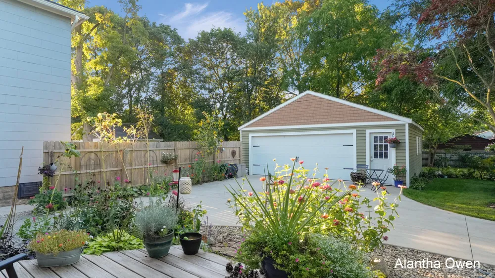 2205 W Main Street Kalamazoo Charter Township, MI 49006