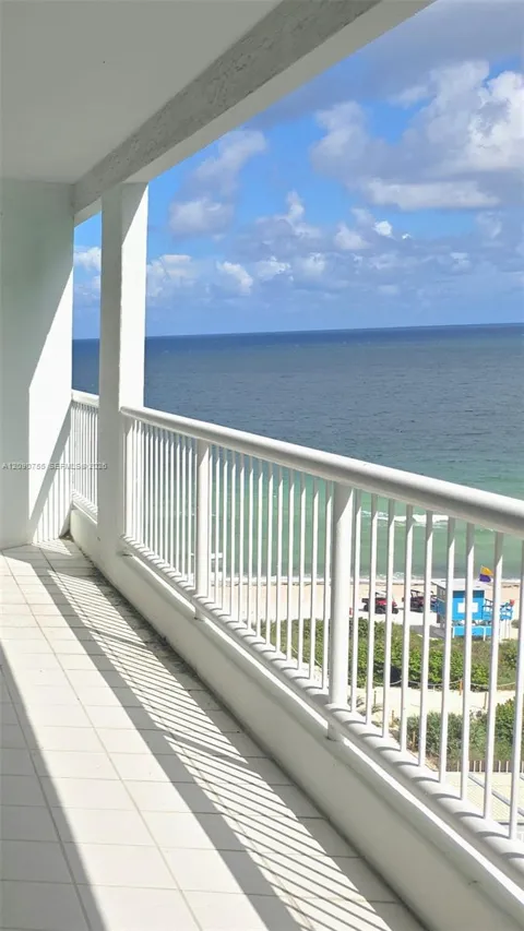 9341 Collins Ave #903
