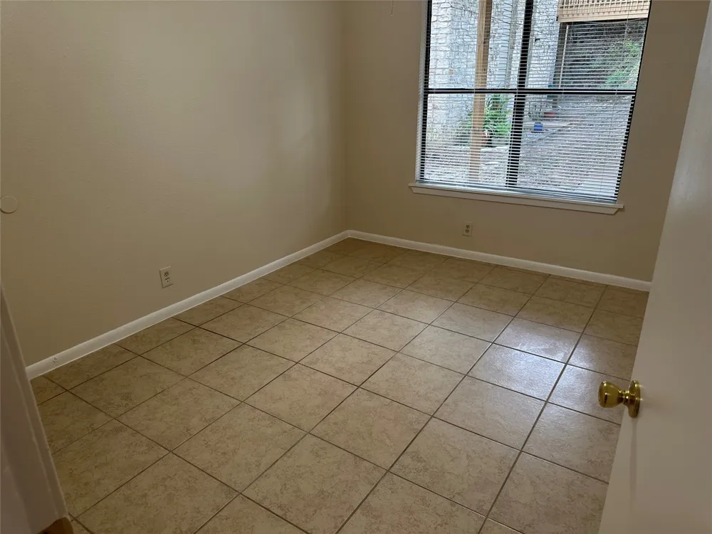 7107 Silver Dale Drive #B Austin, TX 78736