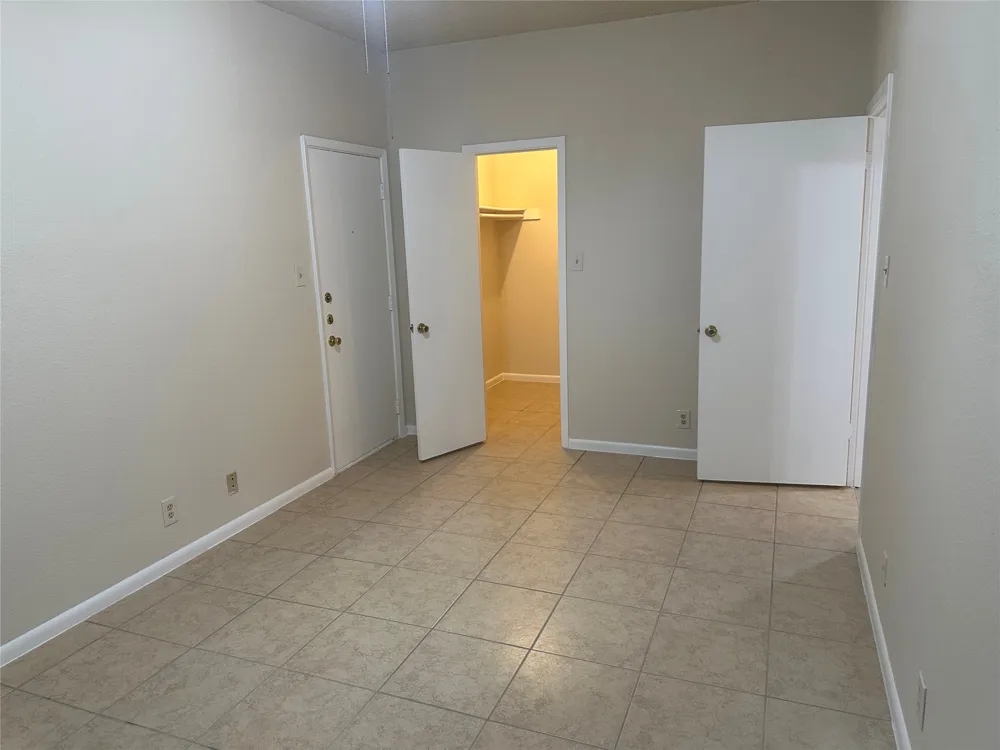 7107 Silver Dale Drive #B Austin, TX 78736