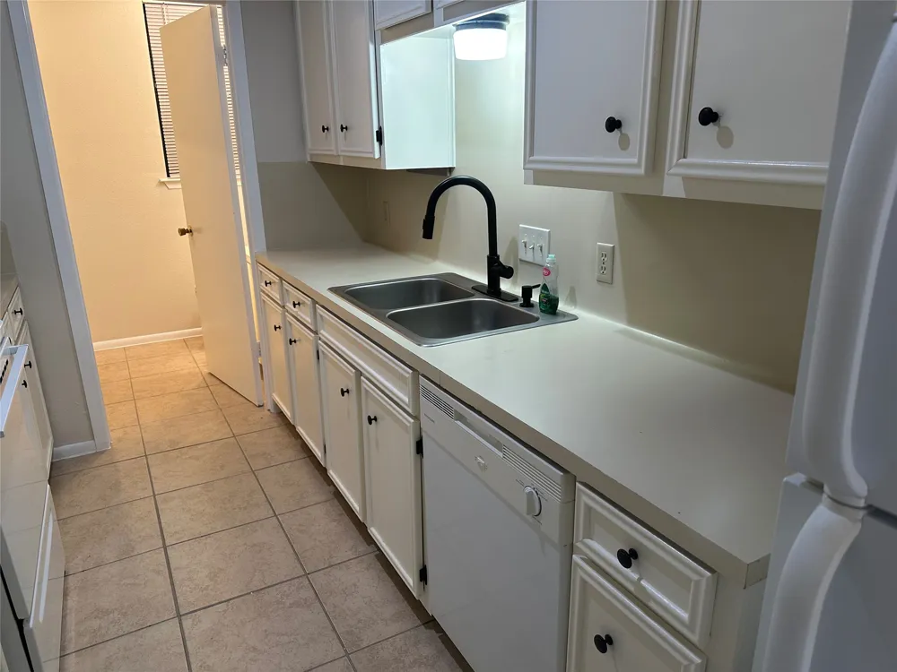 7107 Silver Dale Drive #B Austin, TX 78736