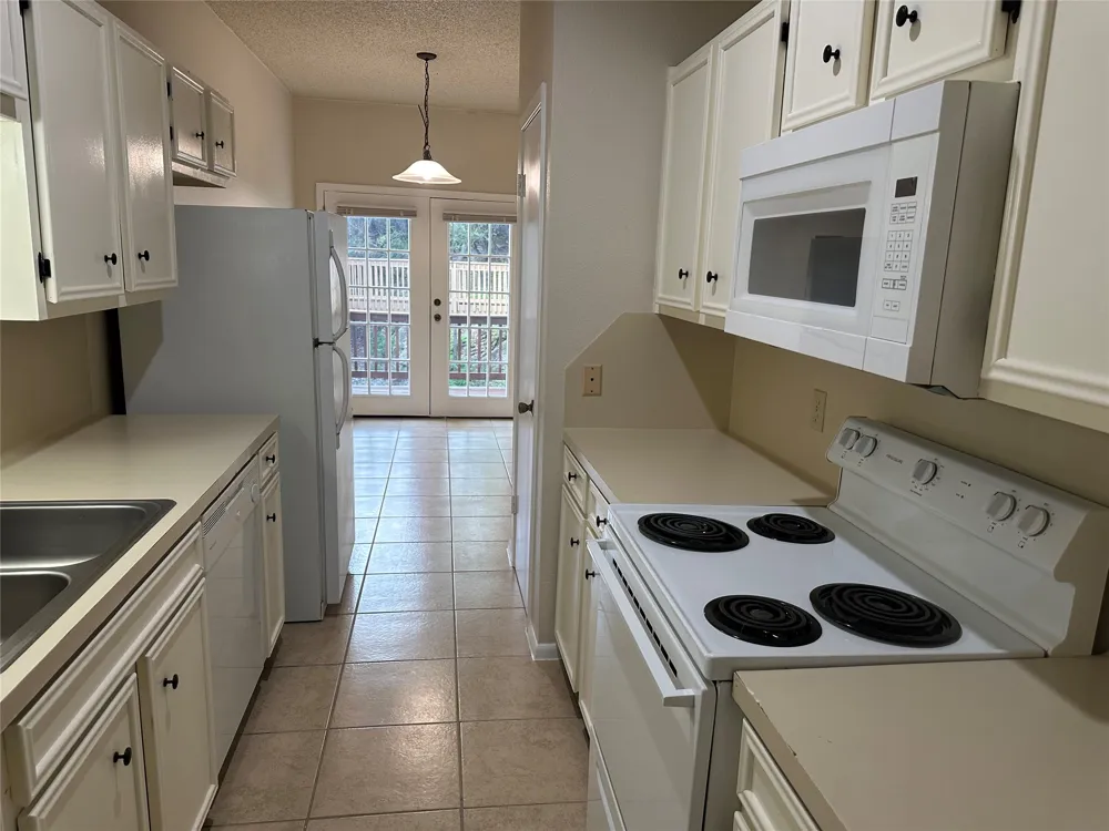 7107 Silver Dale Drive #B Austin, TX 78736