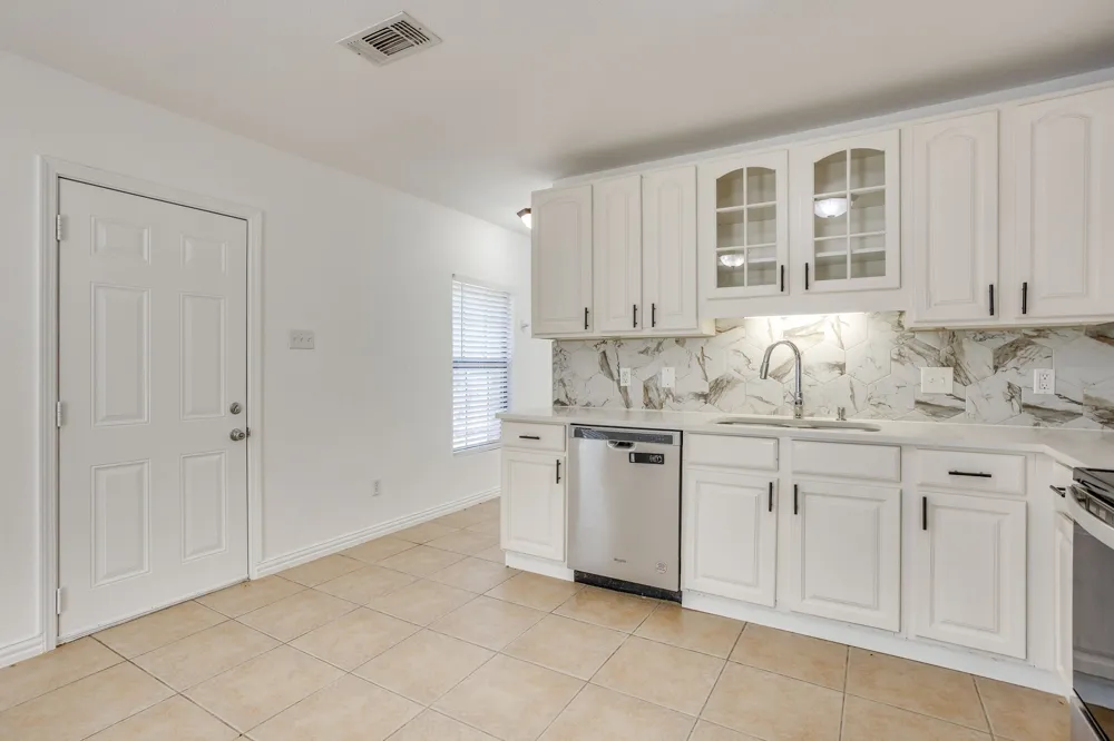 6940 Hatch Road Fort Worth, TX 76135