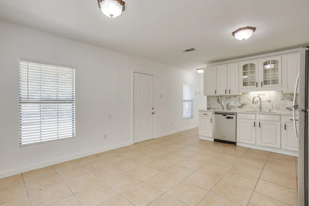 6940 Hatch Road Fort Worth, TX 76135