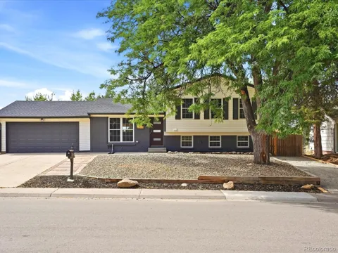 2571 S Kittredge Way