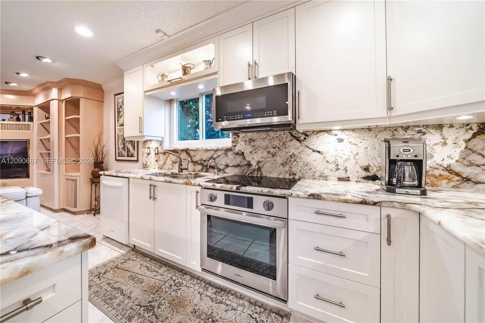 15935 NW 82nd Ct Miami Lakes, FL 33016
