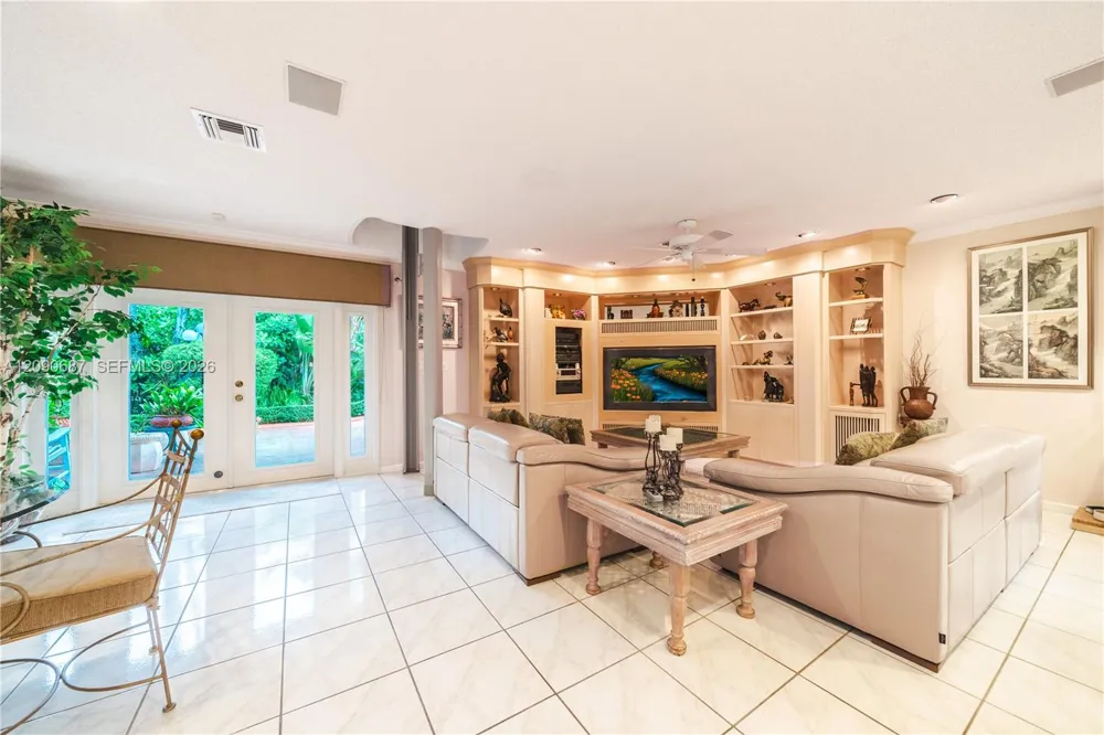 15935 NW 82nd Ct Miami Lakes, FL 33016