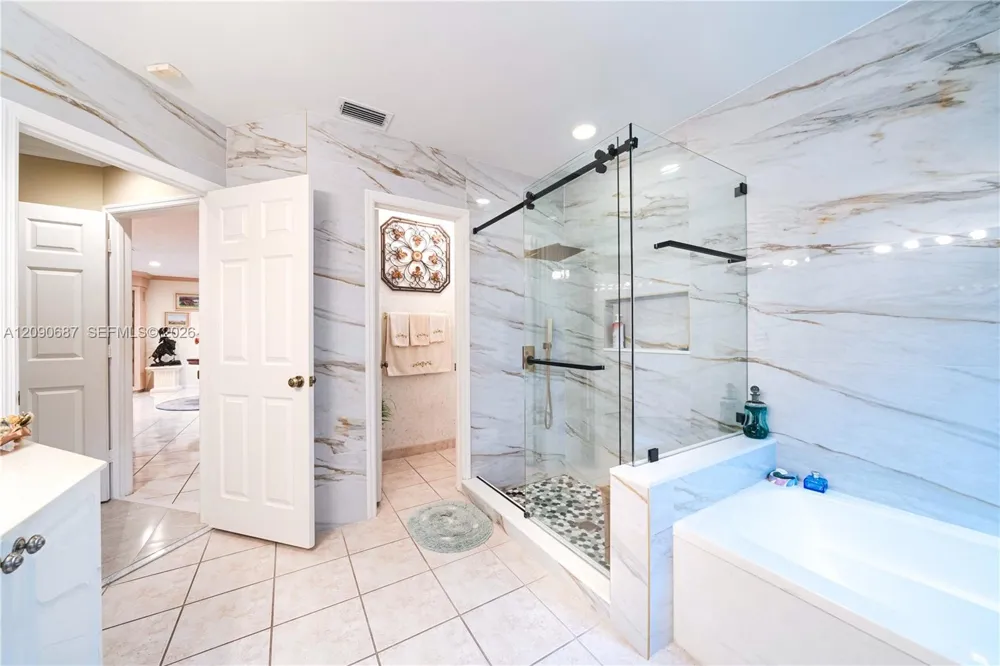 15935 NW 82nd Ct Miami Lakes, FL 33016