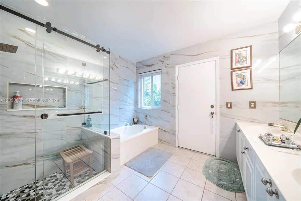 15935 NW 82nd Ct Miami Lakes, FL 33016