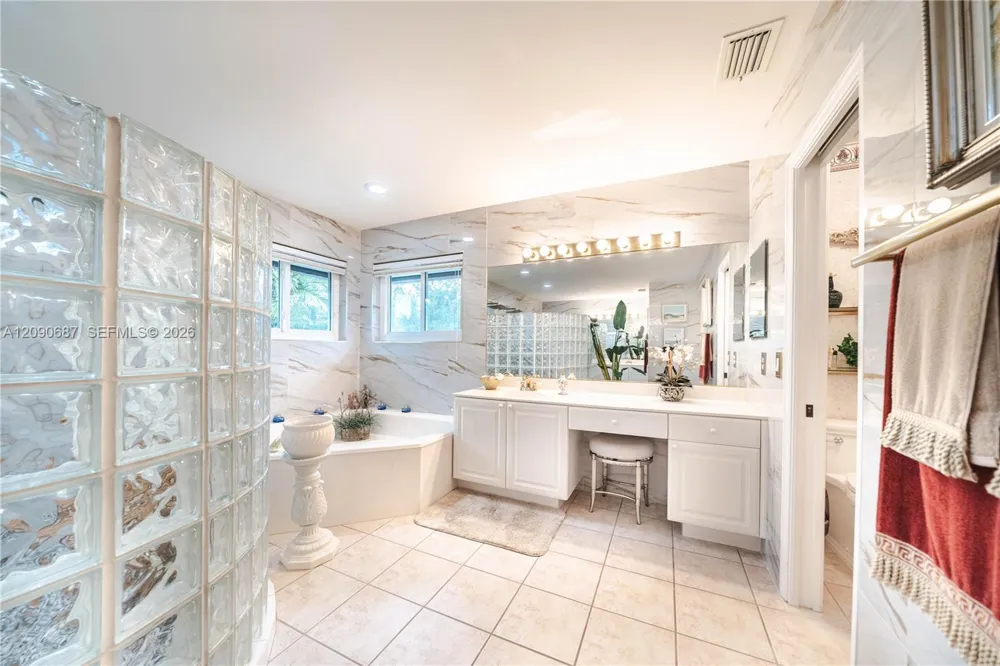 15935 NW 82nd Ct Miami Lakes, FL 33016