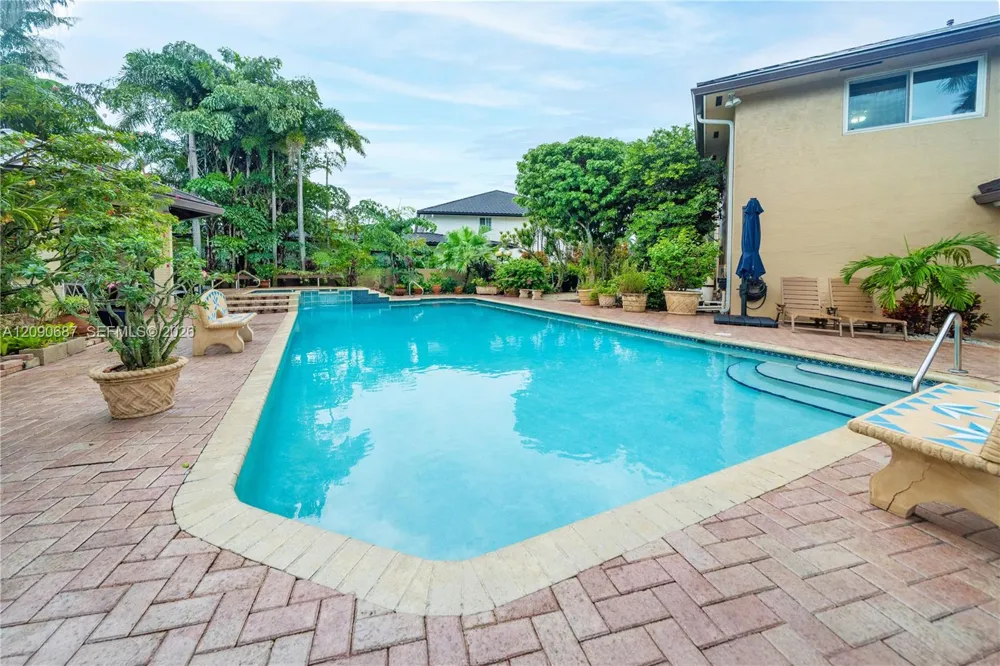15935 NW 82nd Ct Miami Lakes, FL 33016