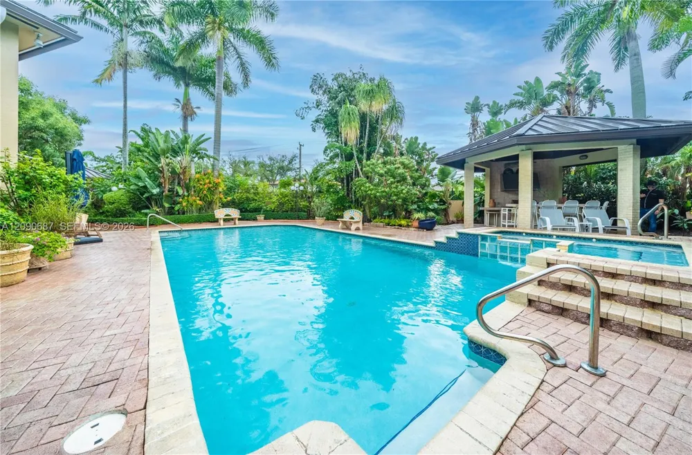 15935 NW 82nd Ct Miami Lakes, FL 33016