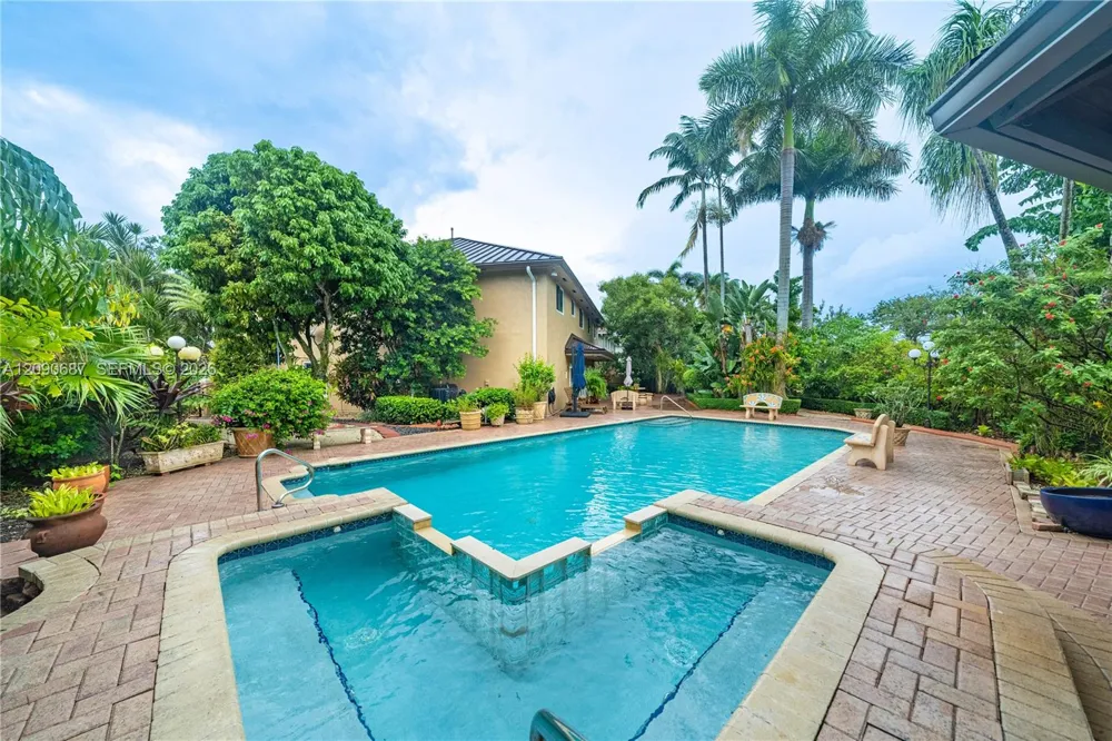 15935 NW 82nd Ct Miami Lakes, FL 33016
