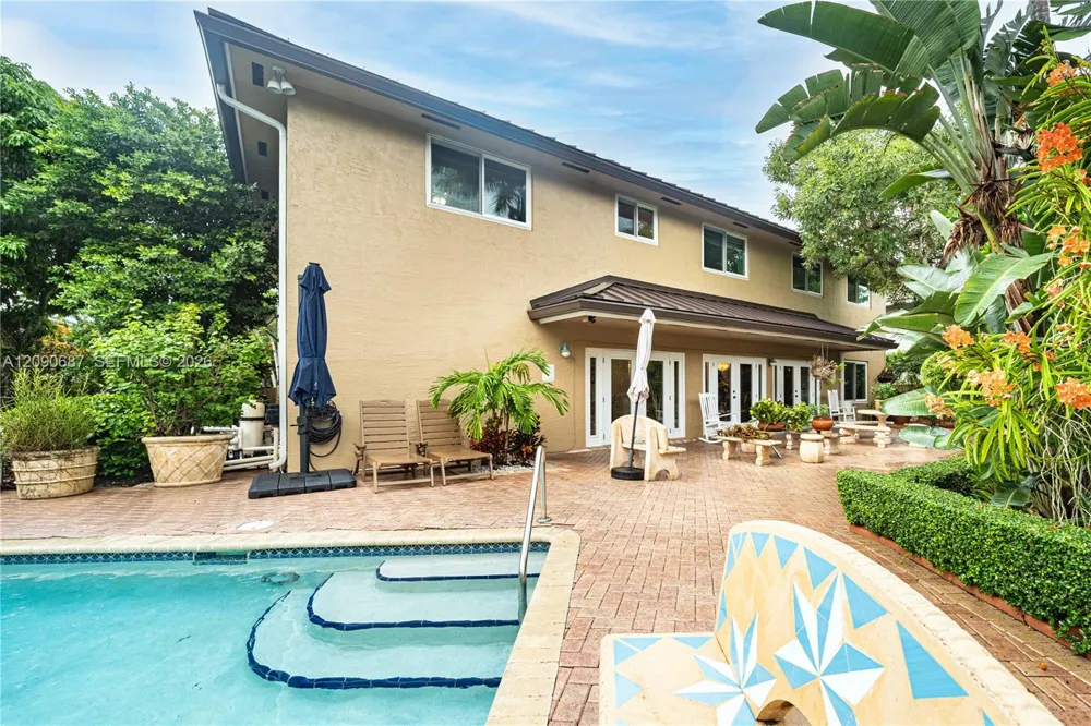 15935 NW 82nd Ct Miami Lakes, FL 33016