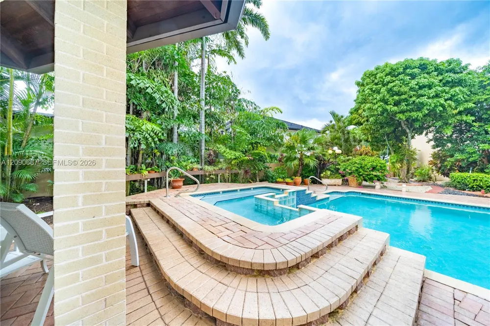 15935 NW 82nd Ct Miami Lakes, FL 33016
