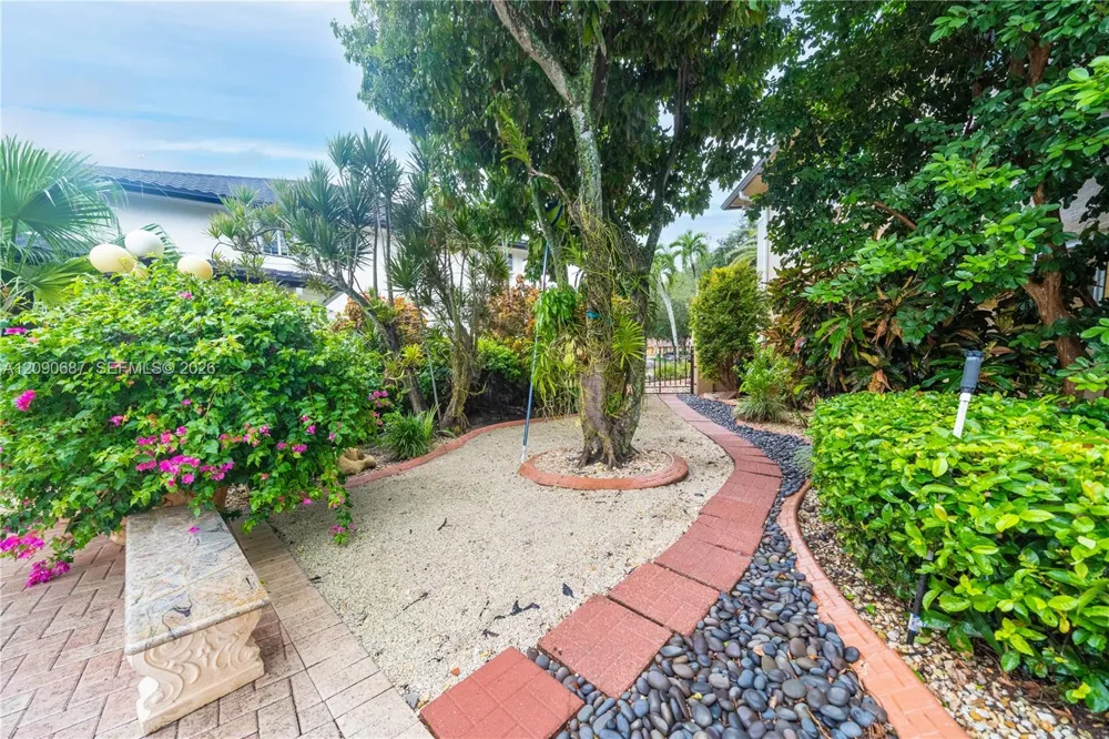 15935 NW 82nd Ct Miami Lakes, FL 33016