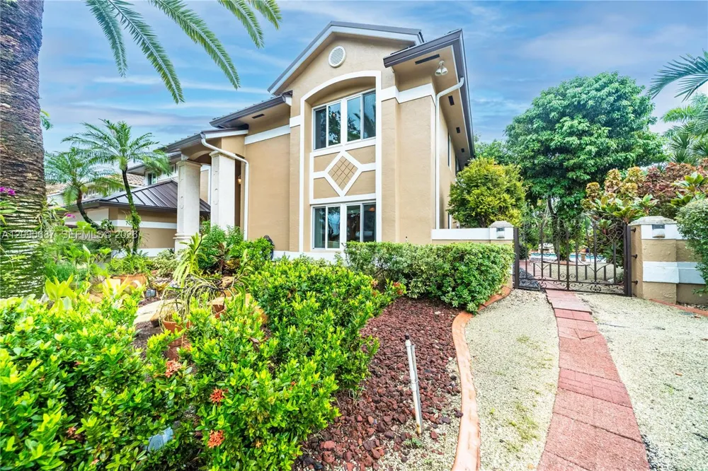 15935 NW 82nd Ct Miami Lakes, FL 33016