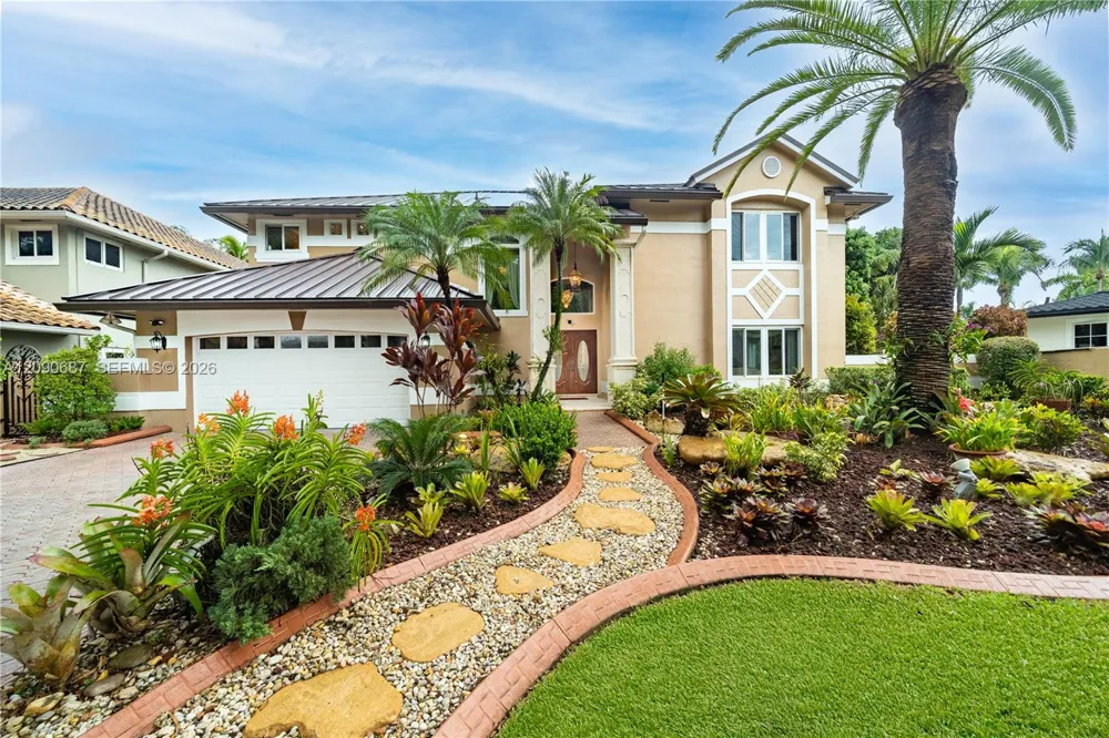 15935 NW 82nd Ct Miami Lakes, FL 33016