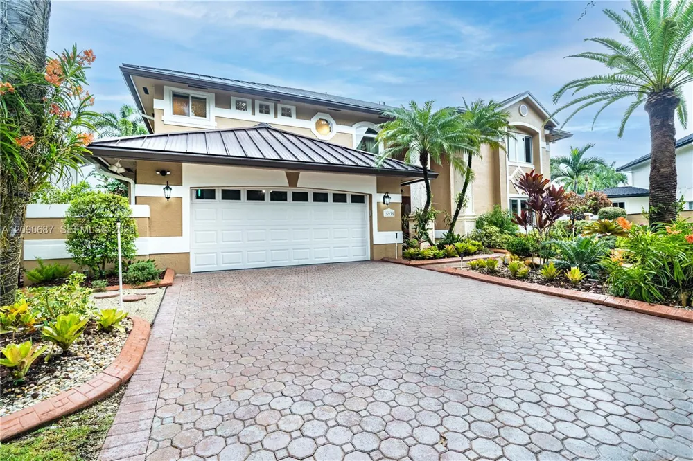 15935 NW 82nd Ct Miami Lakes, FL 33016