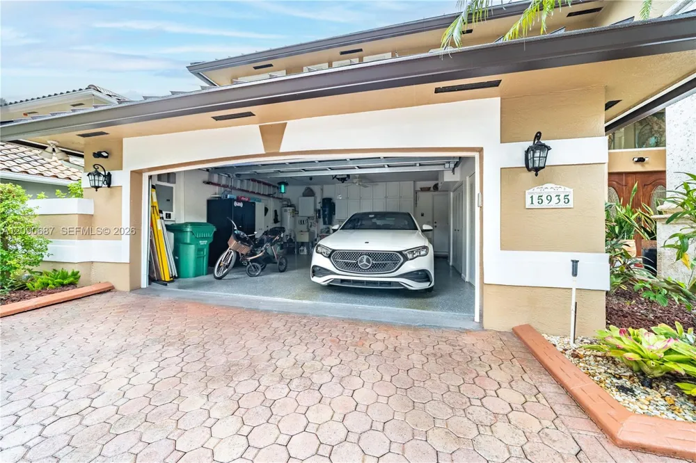 15935 NW 82nd Ct Miami Lakes, FL 33016