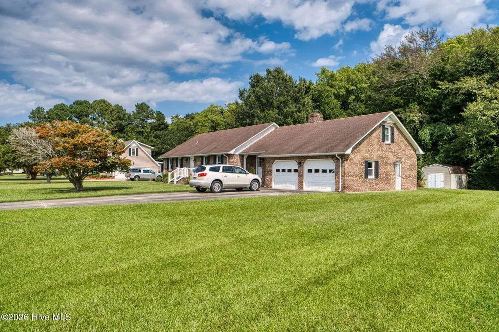 1600 Darian Drive Elizabeth City, NC 27909